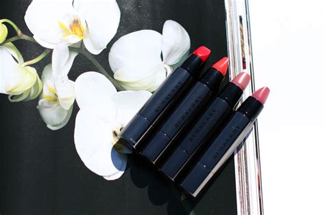 burberry red velvet lipstick|Burberry full kisses lipstick.